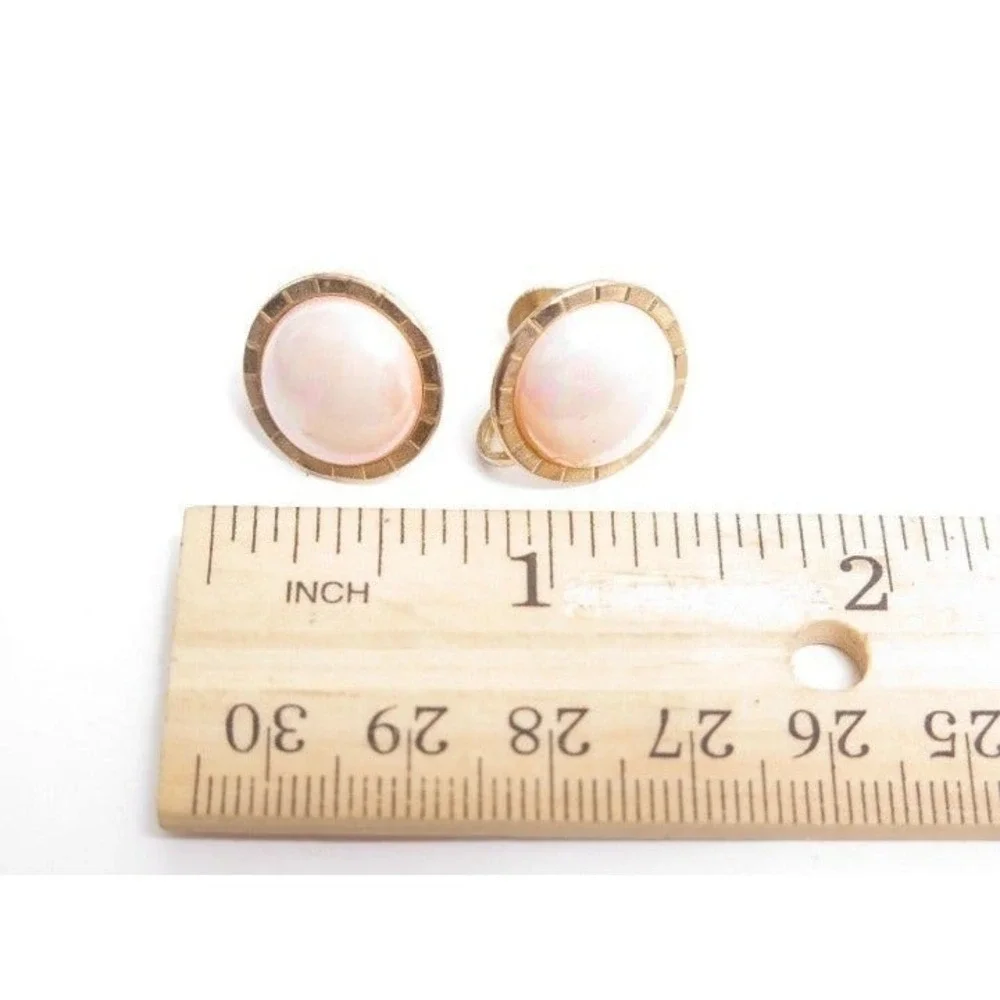 Vintage Pink Pearly Cab‎ Gold Toned Screwback Earrings